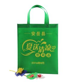 環(huán)保印刷新戰(zhàn)場(chǎng) 探訪(fǎng)成都環(huán)雅的無(wú)紡布袋產(chǎn)業(yè)發(fā)展前沿
